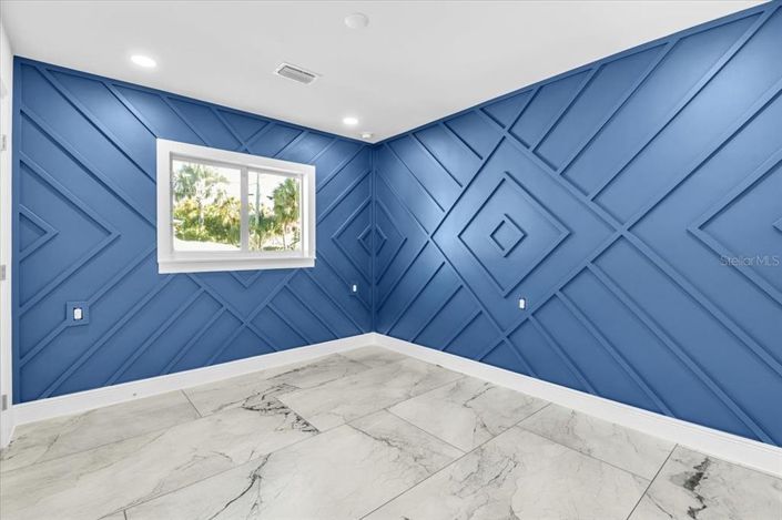 Image No.36-5 Bed Property for sale