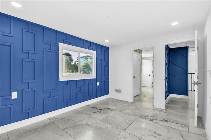 Image No.40-5 Bed Property for sale