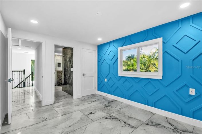 Image No.44-5 Bed Property for sale