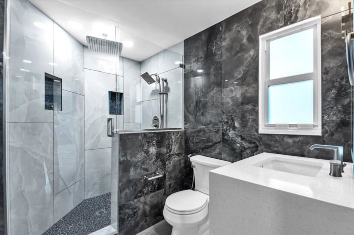 Image No.45-5 Bed Property for sale