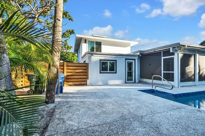 Image No.52-5 Bed Property for sale