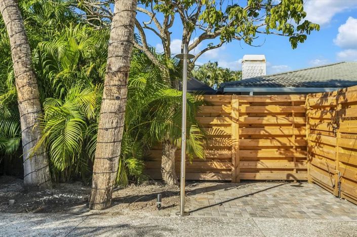 Image No.57-5 Bed Property for sale