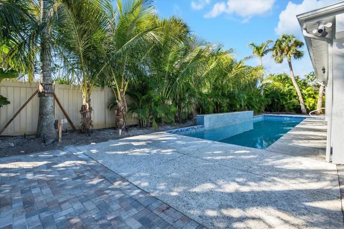 Image No.58-5 Bed Property for sale