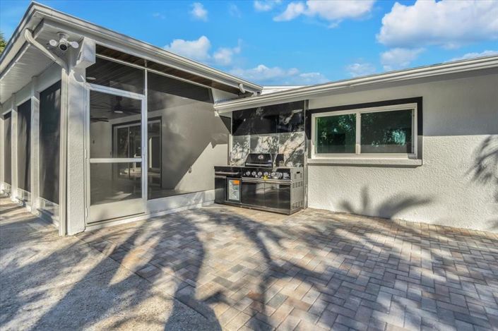 Image No.59-5 Bed Property for sale