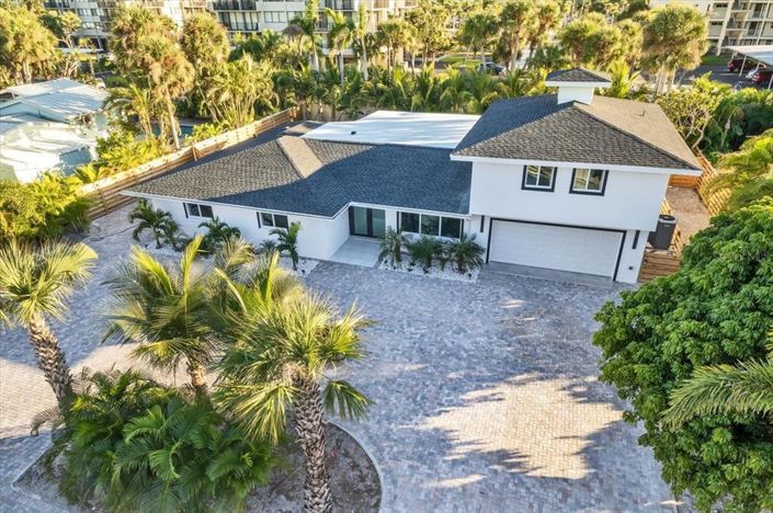 Image No.6-5 Bed Property for sale