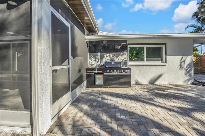 Image No.60-5 Bed Property for sale