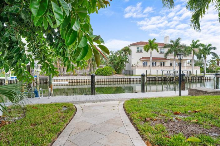 Image No.5-Propriété de 4 chambres à vendre à Sarasota