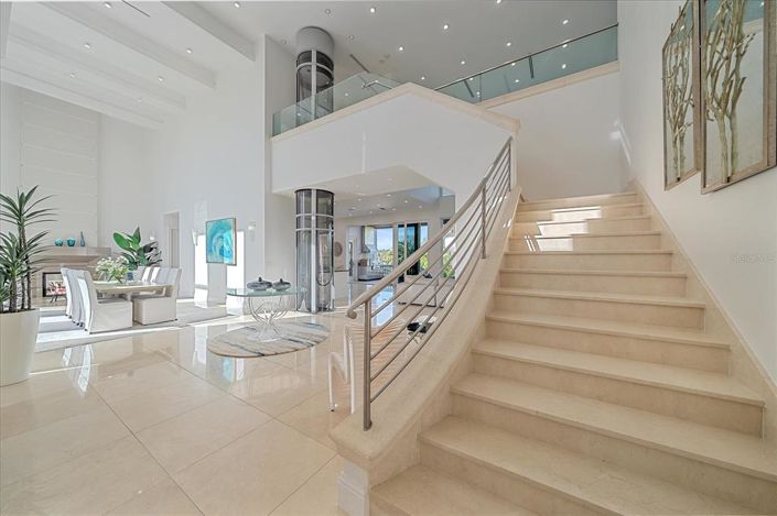 Image No.21-6 Bed Property for sale