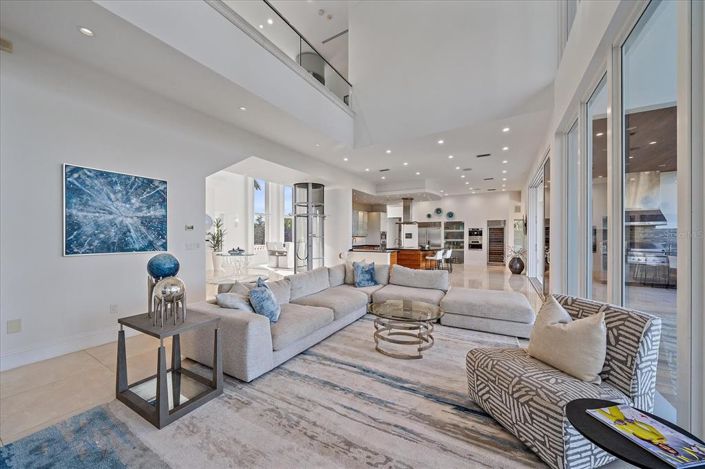 Image No.34-6 Bed Property for sale