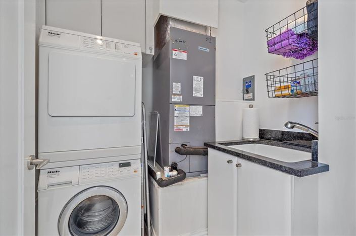 Image No.47-6 Bed Property for sale