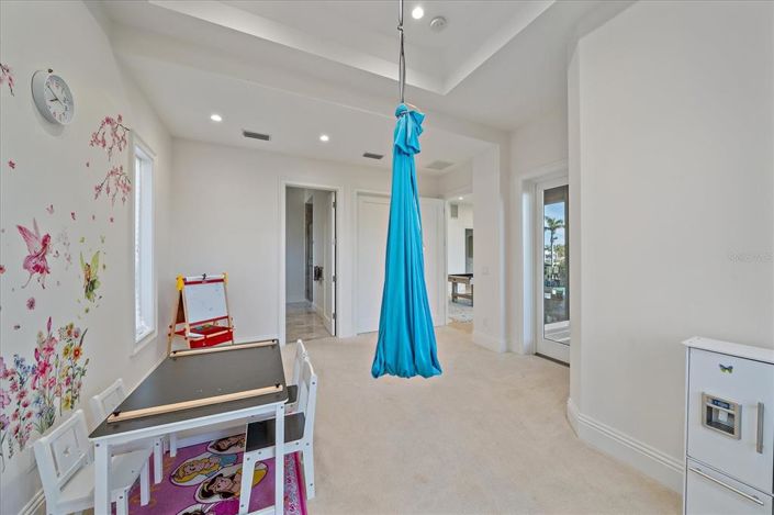 Image No.55-6 Bed Property for sale