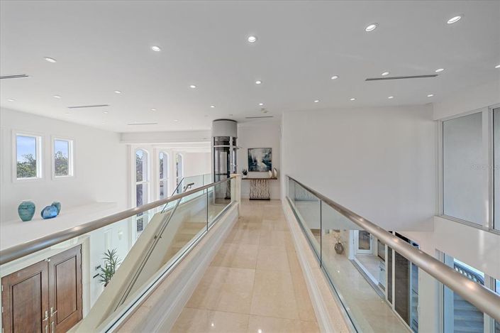 Image No.57-6 Bed Property for sale