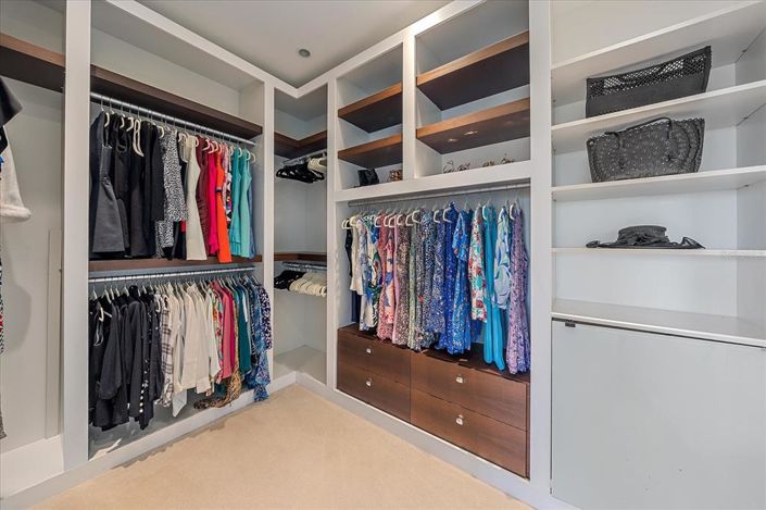 Image No.65-6 Bed Property for sale