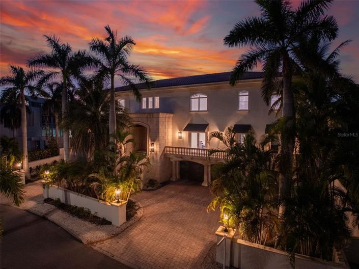 Image No.7-6 Bed Property for sale