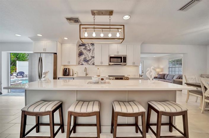 Image No.14-4 Bed Property for sale