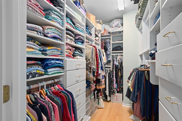 Image No.17-3 Bed Townhouse for sale