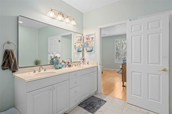 Image No.27-3 Bed Townhouse for sale