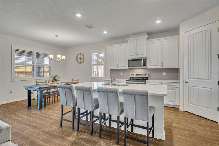 Image No.11-4 Bed Property for sale