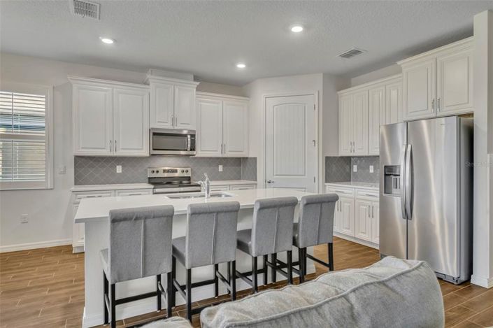 Image No.12-4 Bed Property for sale