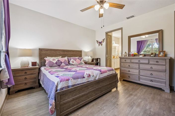 Image No.18-3 Bed Property for sale