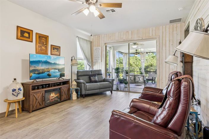 Image No.8-3 Bed Property for sale