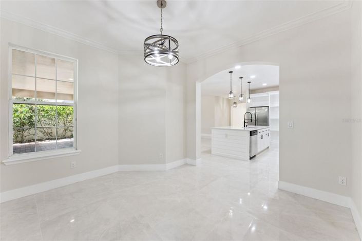 Image No.16-5 Bed Property for sale