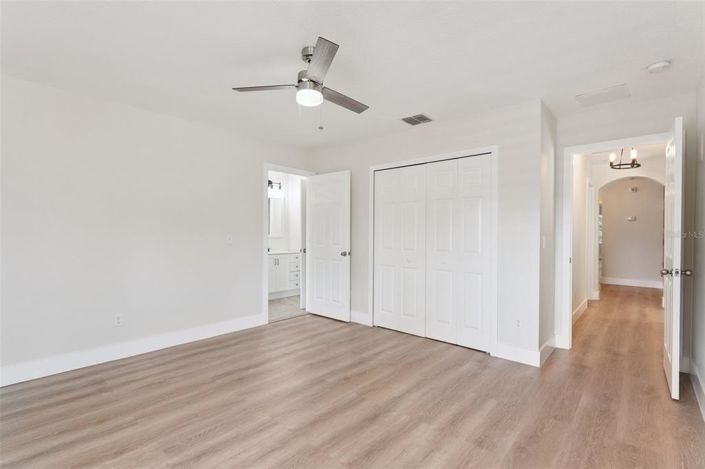 Image No.22-5 Bed Property for sale