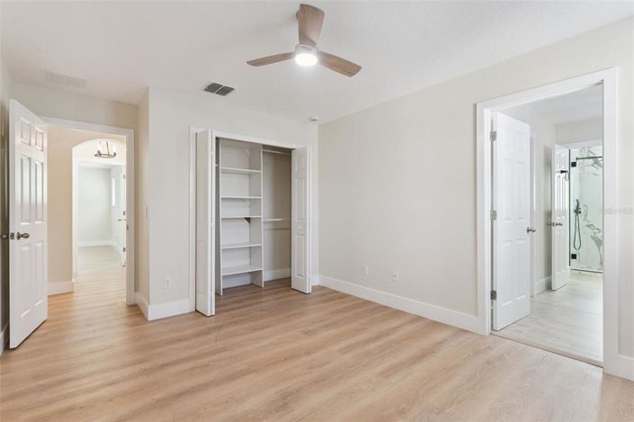 Image No.25-5 Bed Property for sale