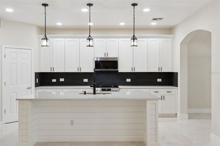 Image No.7-5 Bed Property for sale