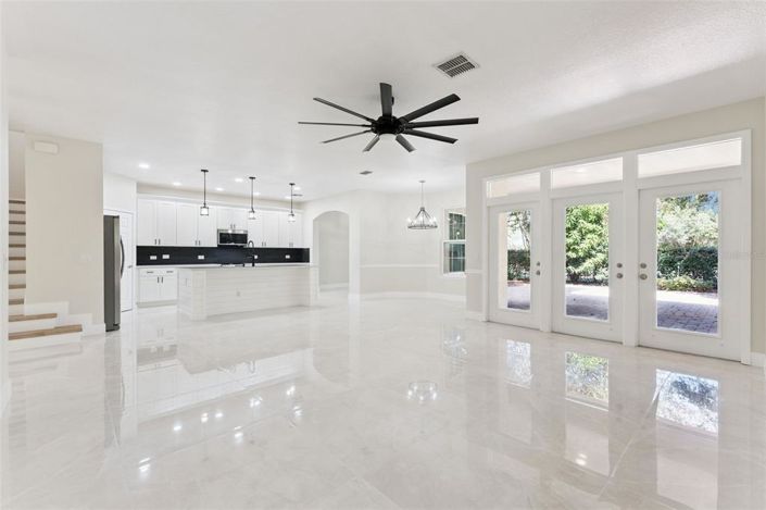 Image No.9-5 Bed Property for sale