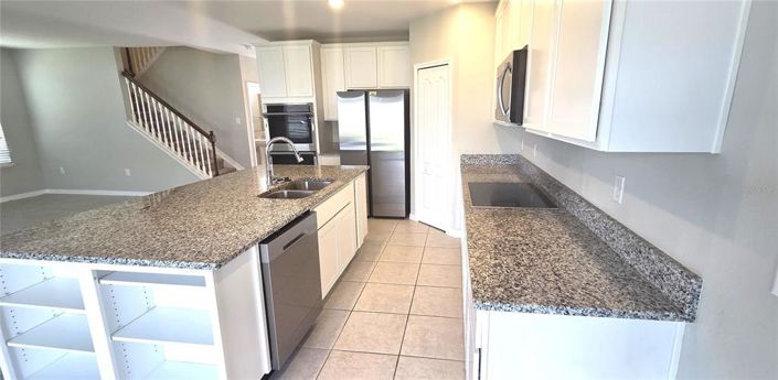 Image No.15-5 Bed Property for sale