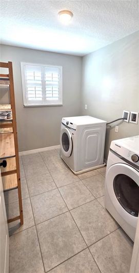 Image No.30-5 Bed Property for sale