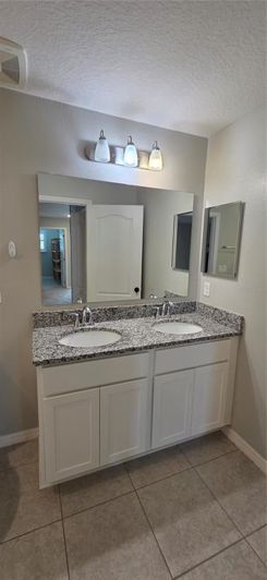 Image No.32-5 Bed Property for sale