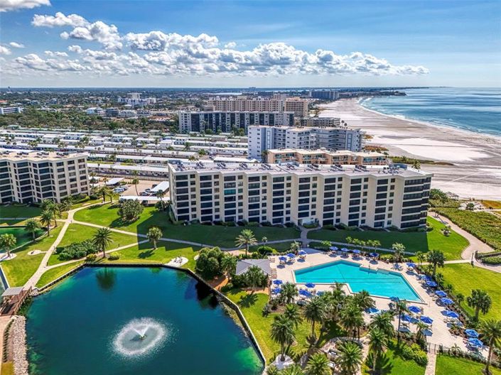 Image No.2-Propriété de 2 chambres à vendre à Sarasota