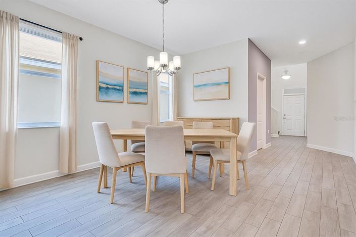 Image No.5-5 Bed Property for sale