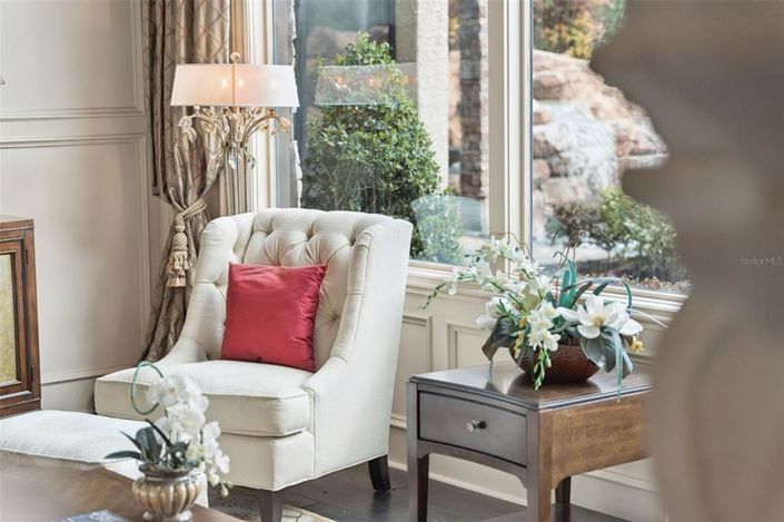 Image No.10-7 Bed Property for sale