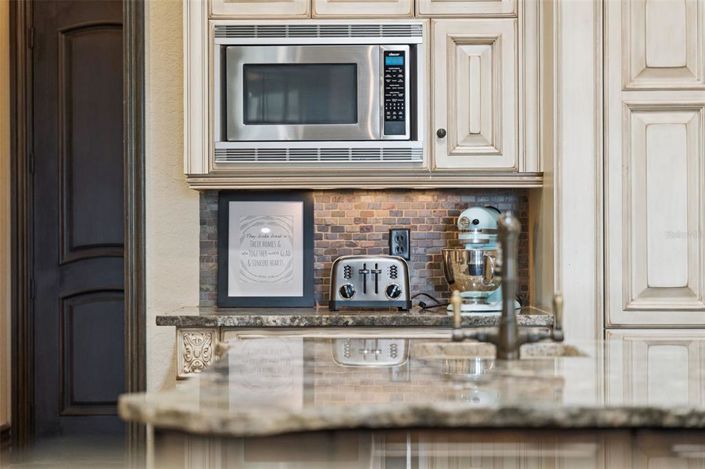 Image No.21-7 Bed Property for sale