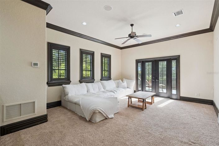 Image No.45-7 Bed Property for sale