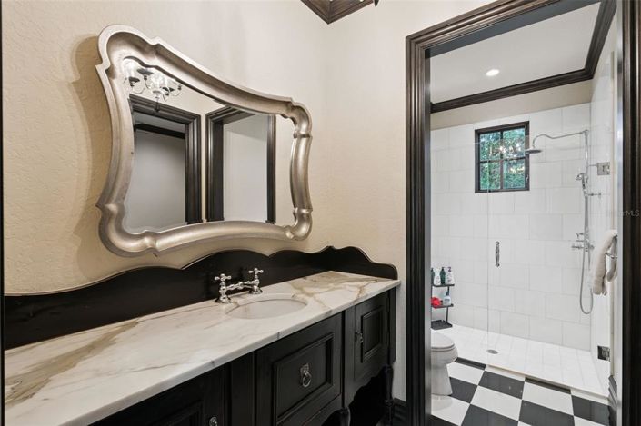 Image No.51-7 Bed Property for sale