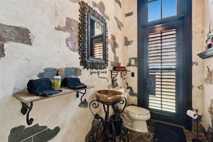 Image No.57-7 Bed Property for sale