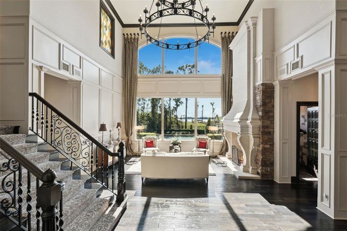 Image No.6-7 Bed Property for sale