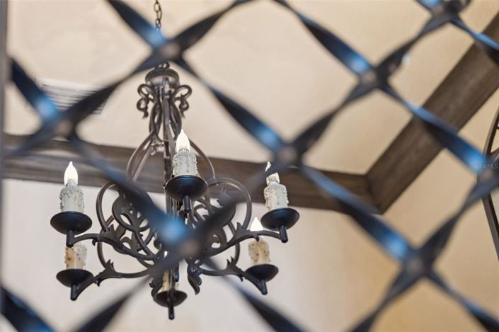 Image No.60-7 Bed Property for sale