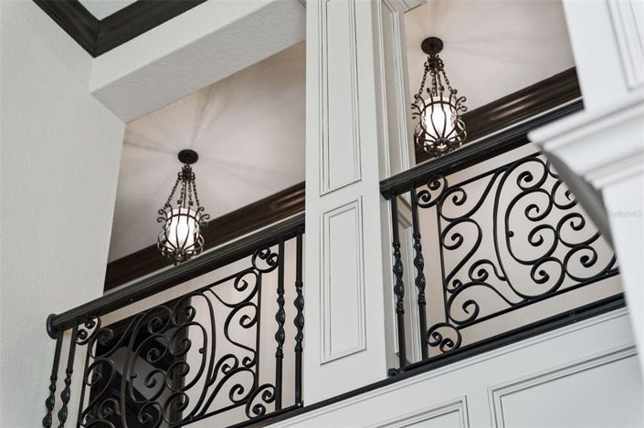 Image No.62-7 Bed Property for sale