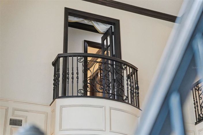 Image No.63-7 Bed Property for sale