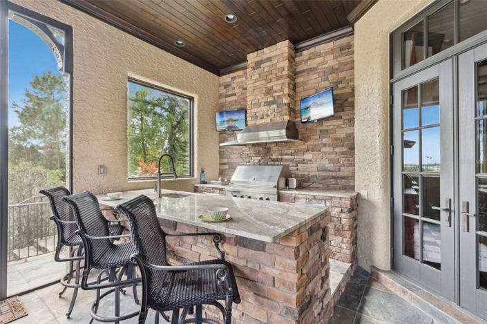 Image No.65-7 Bed Property for sale