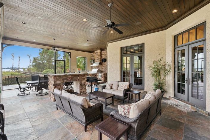 Image No.68-7 Bed Property for sale