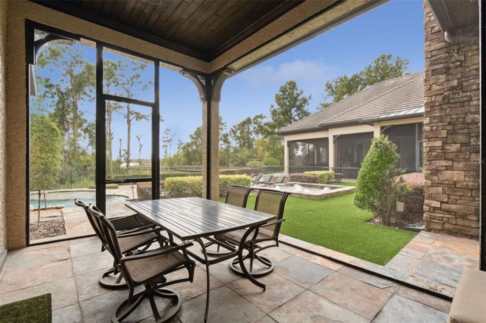 Image No.69-7 Bed Property for sale