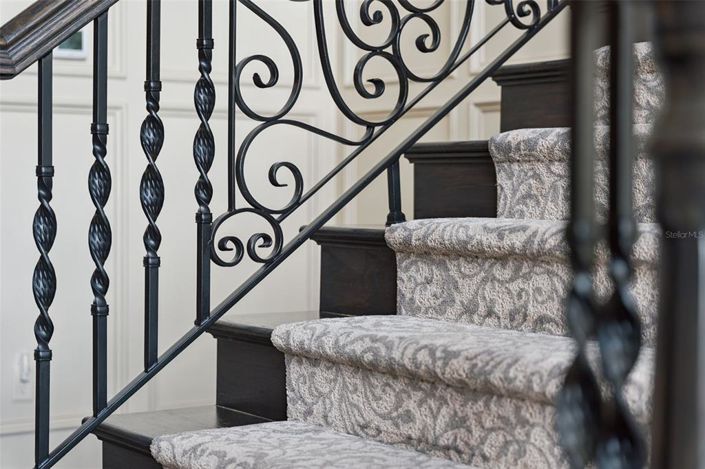 Image No.7-7 Bed Property for sale