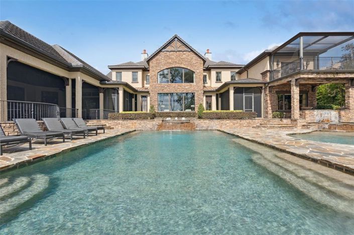 Image No.79-7 Bed Property for sale