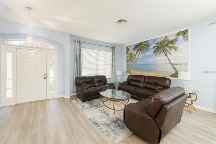 Image No.7-6 Bed Property for sale